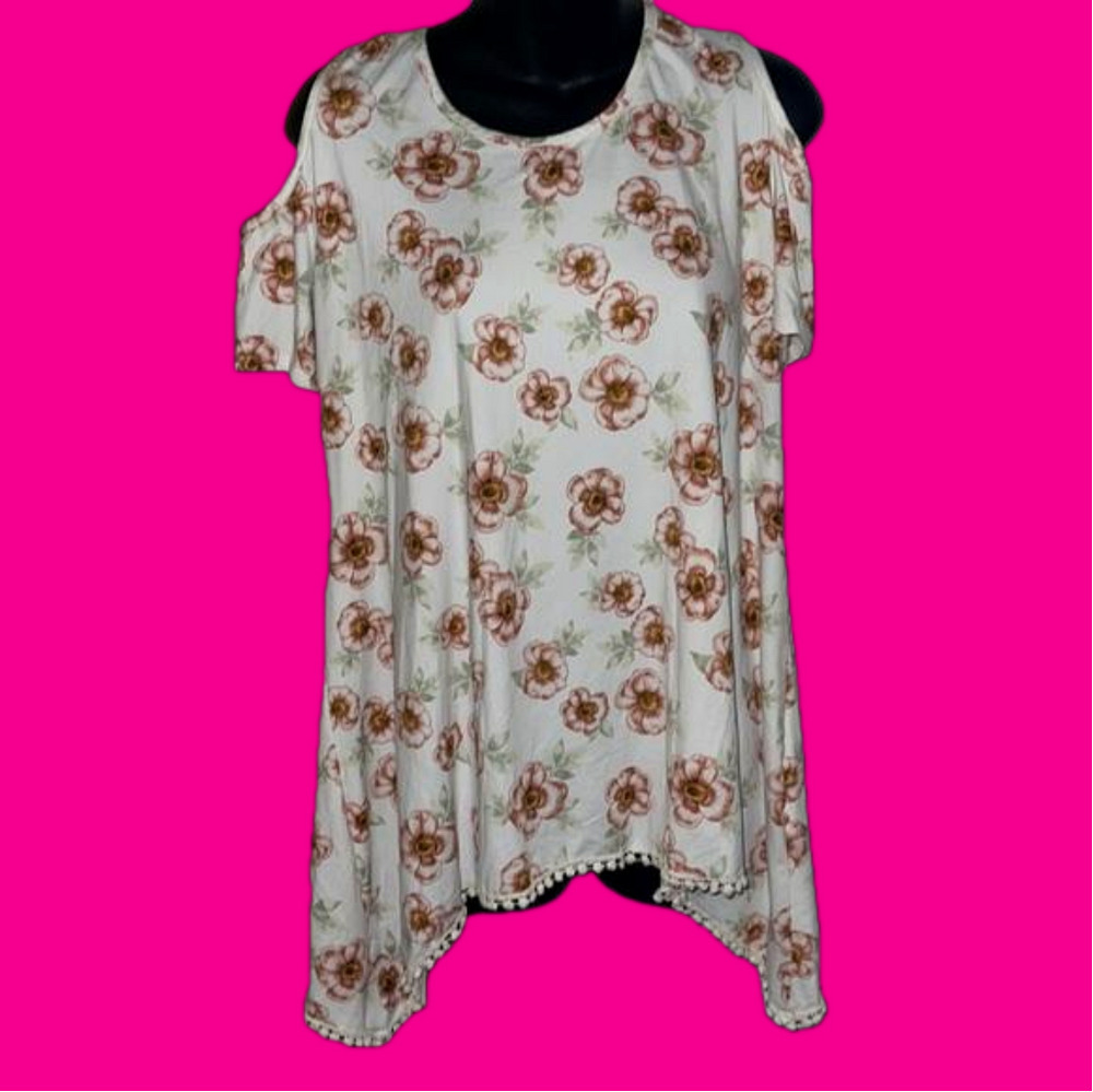 Super soft cold shoulder floral top